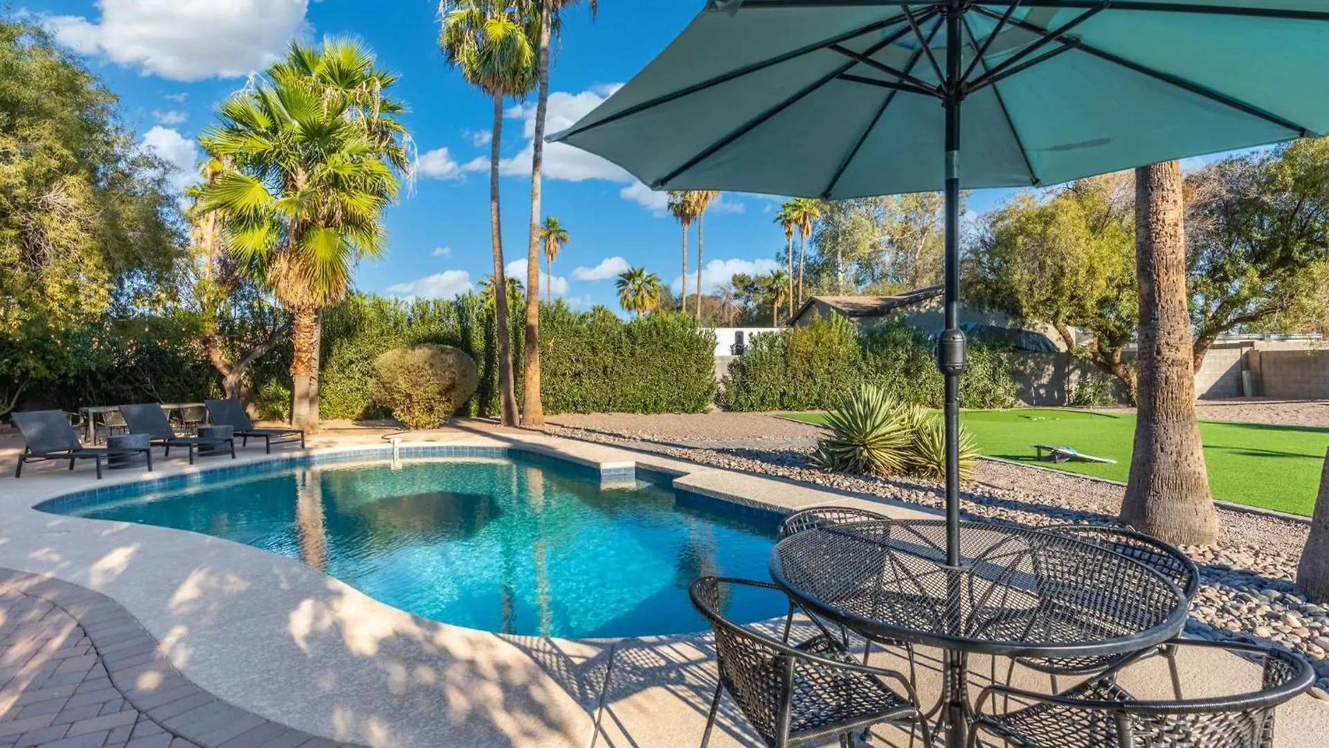 Pickle & Putt Retreat Pool Pickleball Putt Grn Phoenix Vakantiehuis